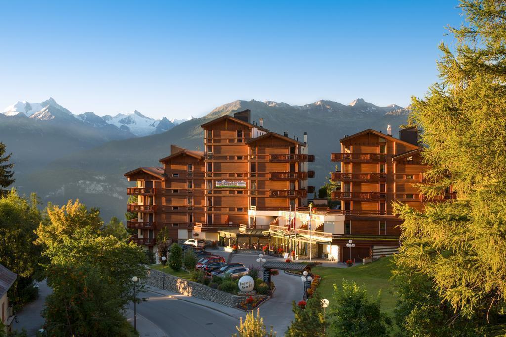 Готель Helvetia Intergolf 4*