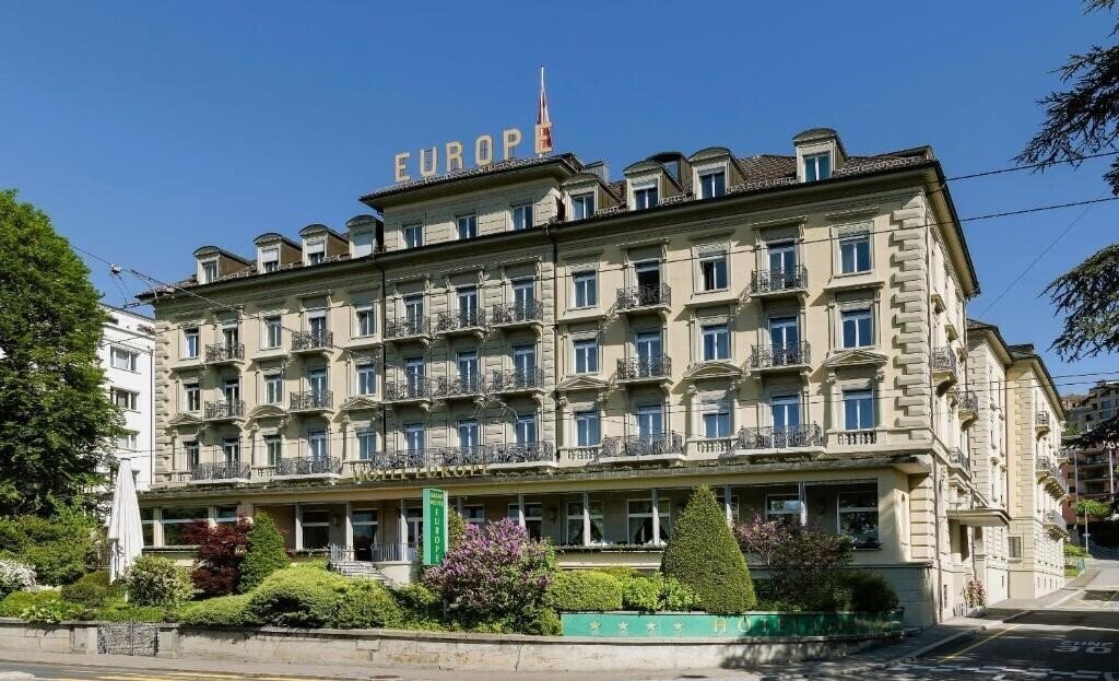 Отель Grand Hotel Europe 4*