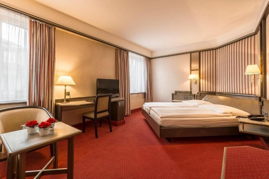 Отель Hotel Monopol Luzern 4*