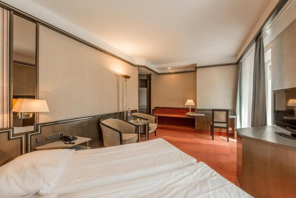 Картинка Hotel Monopol Luzern 4*