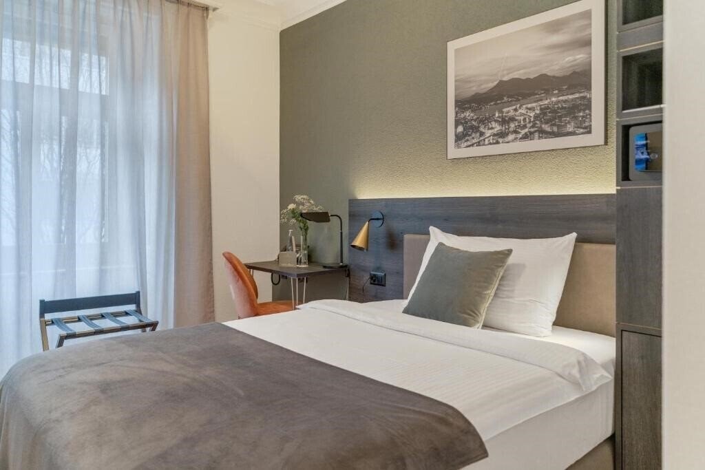 Картинка Hotel Waldstatterhof Luzern Bahnhof (ex. Waldstatterhof Swiss Quality Hotel) 3*