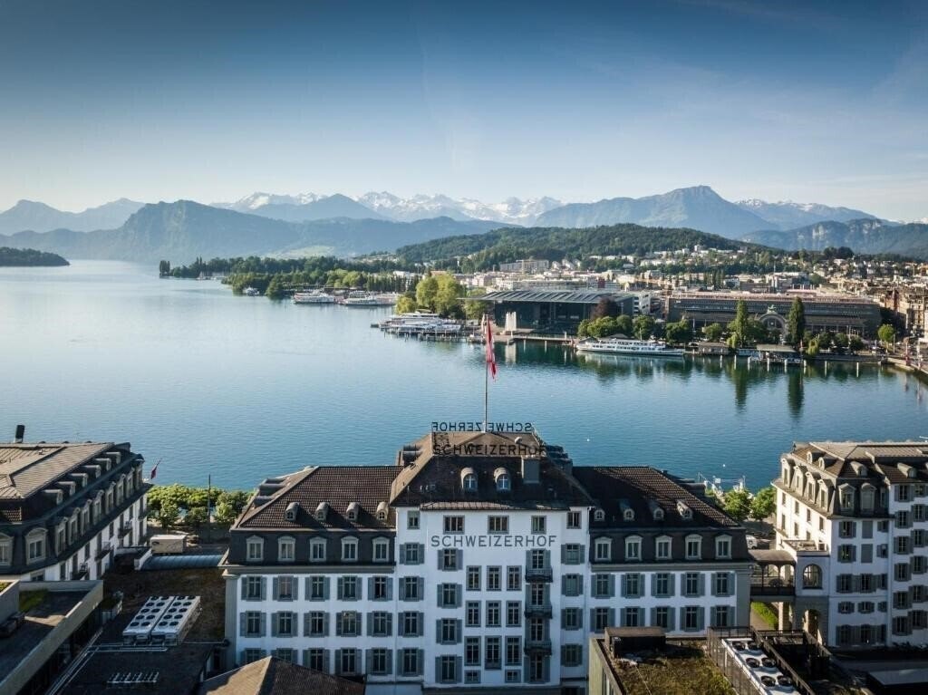 Отель Hotel Schweizerhof Luzern 5*