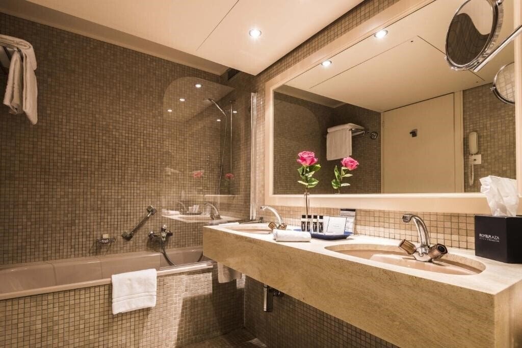 Фотография Royal Plaza 5*