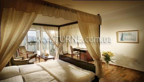Готель Grand Hotel Suisse Majestic 4*