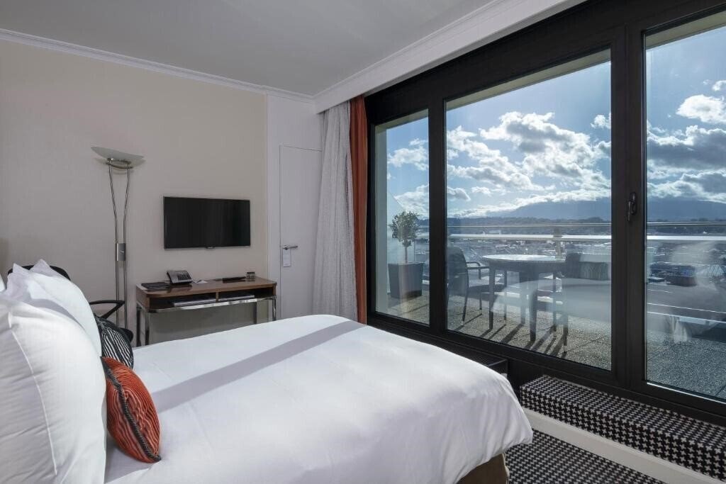 Фото Le Warwick Geneva 4*