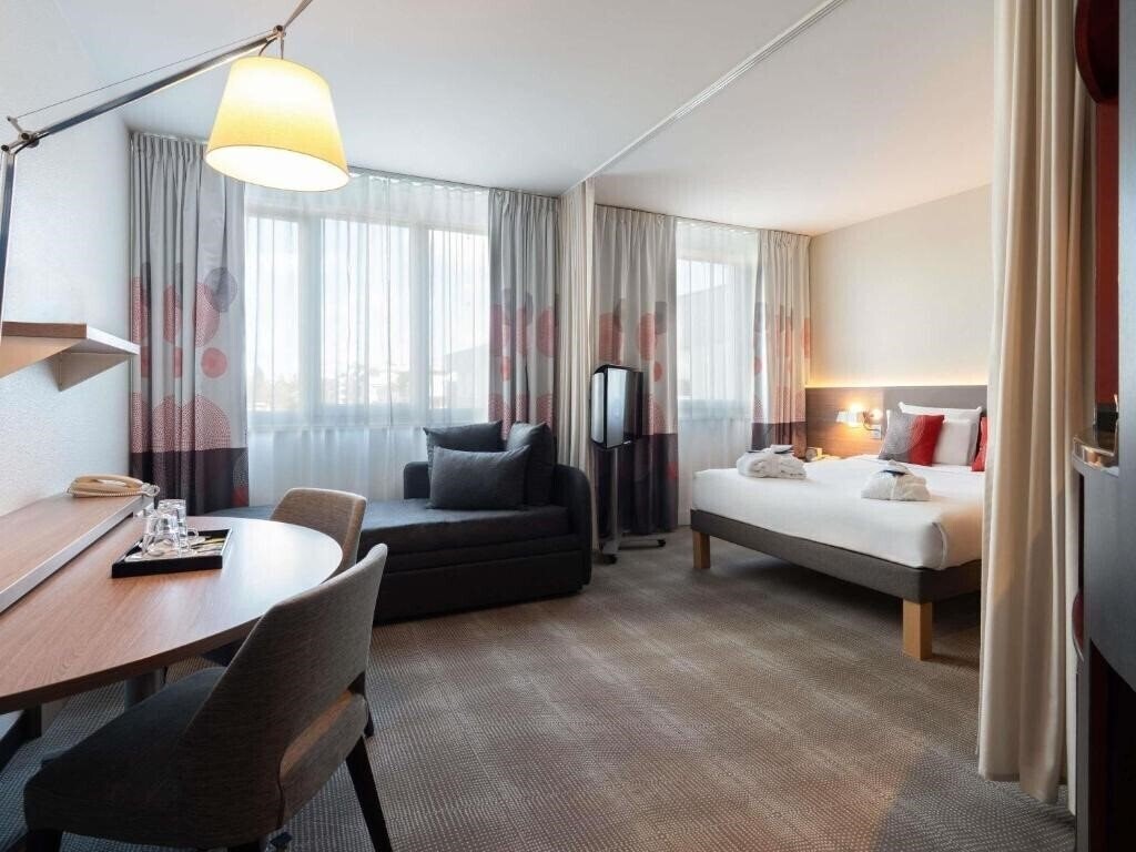 Фотография Novotel Suites Geneve Aeroport 4*