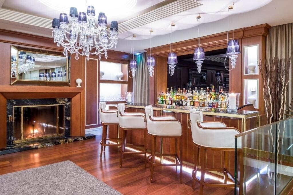 Отель Hotel Century 4*