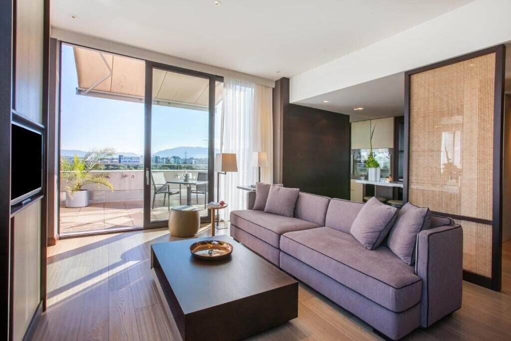 Изображение Crowne Plaza Geneva 4*