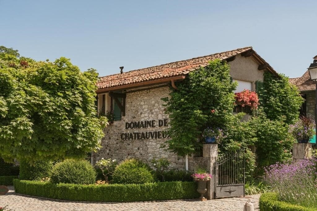 Готель Domaine De Chateauvieux 4*