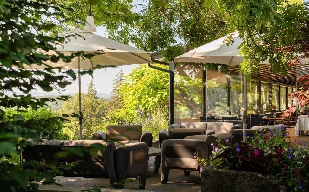 Картинка Domaine De Chateauvieux 4*
