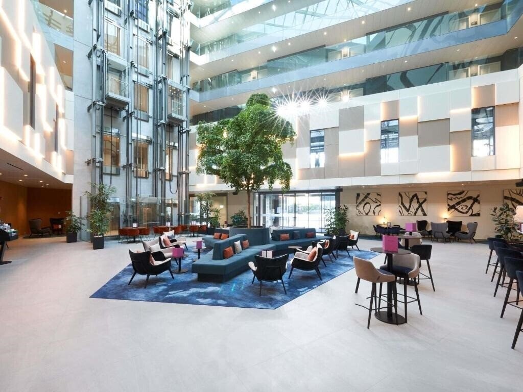 Готель Mercure Geneva Airport 4*