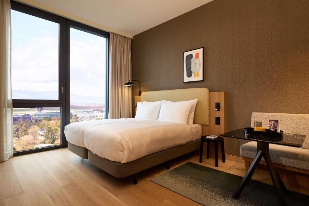 Фото Adina Apartment Hotel Geneva 4*