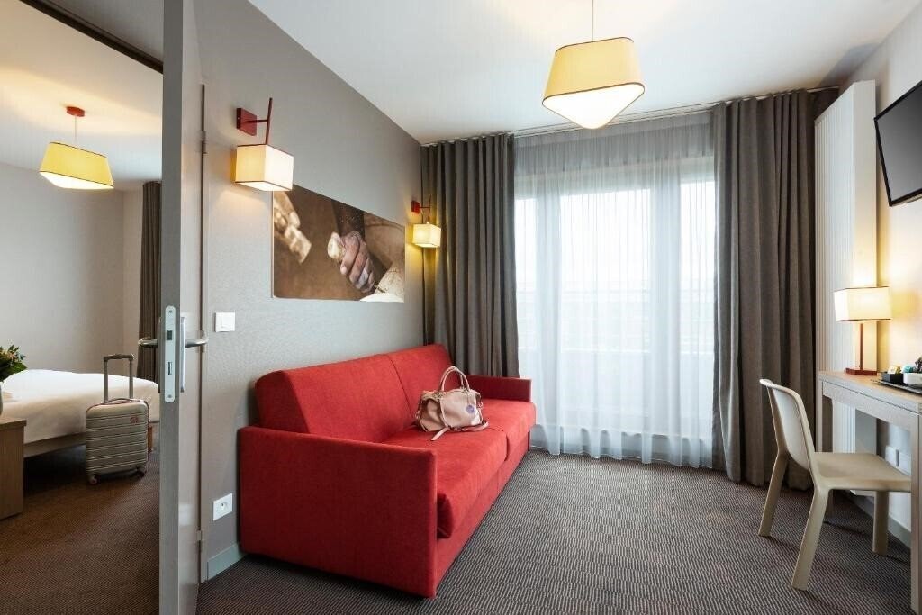Отель Neho Suites Porte de Geneve - Gare Annemasse 3*