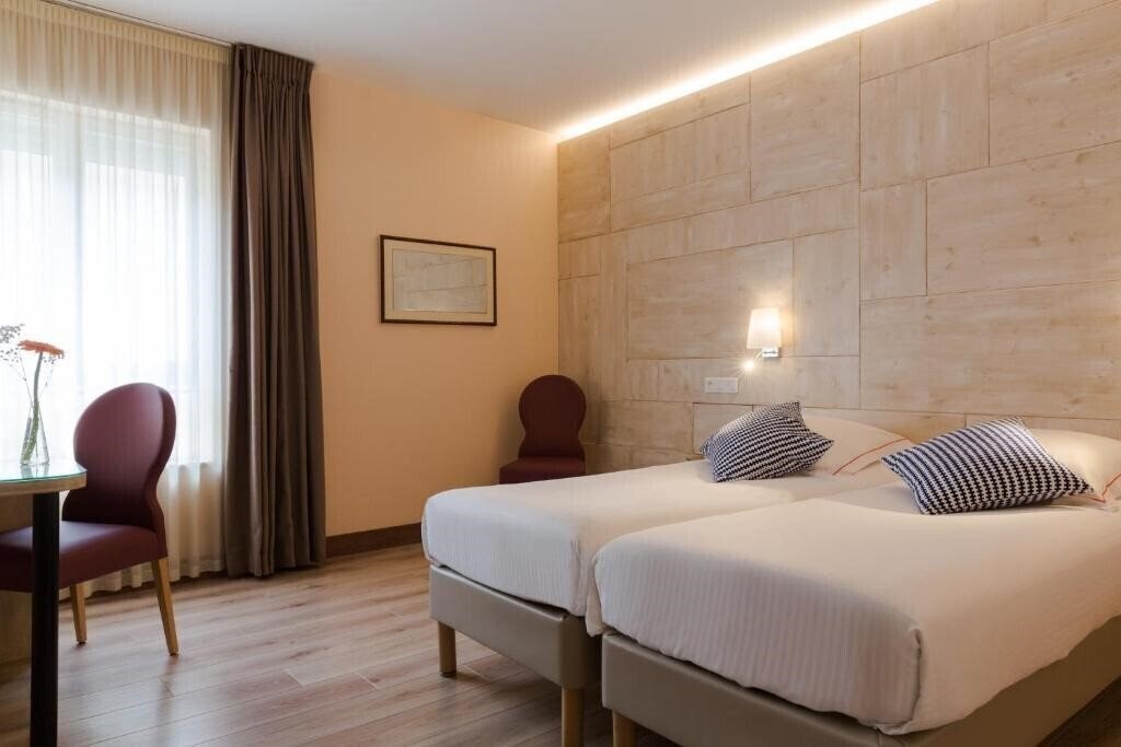 Картинка Hotel Alize Evian 3*