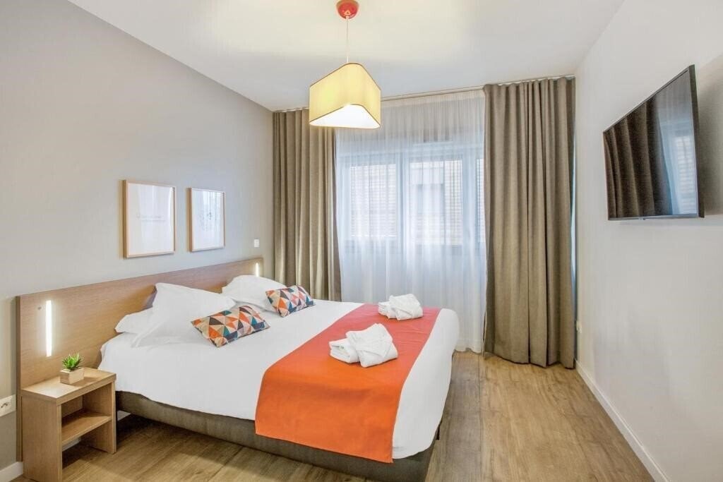 Фото Appart'City Annemasse Centre Pays de Geneve 3*