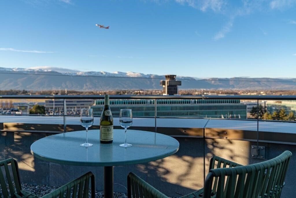 Фото Nash Suites Airport Hotel 4*