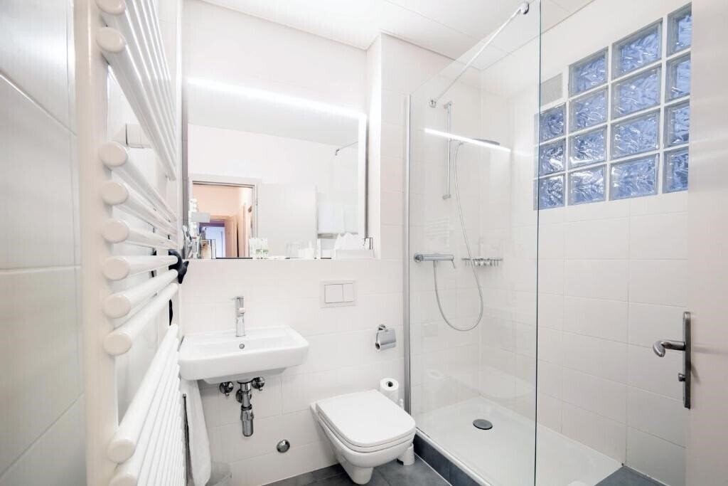 Изображение Hotel Montana Geneve 3*
