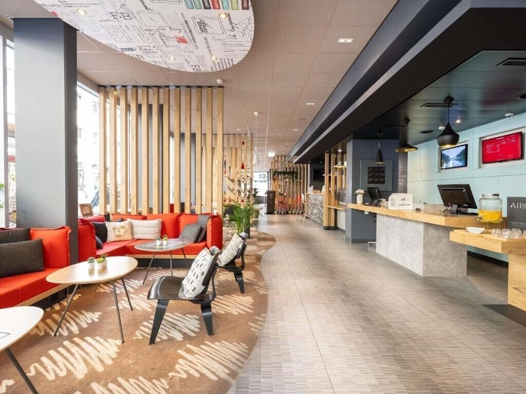 Отель Ibis Geneve Centre Lac 3*