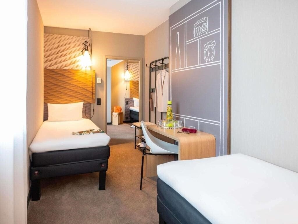 Картинка Ibis Geneve Centre Lac 3*