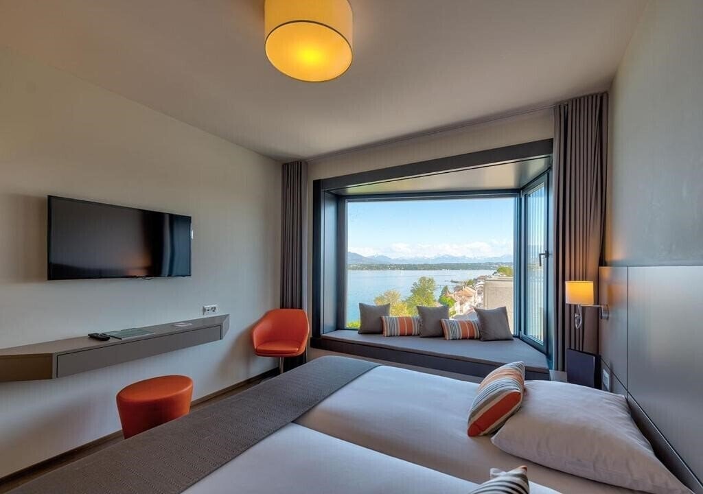 Фото Lake Geneva Hotel 4*