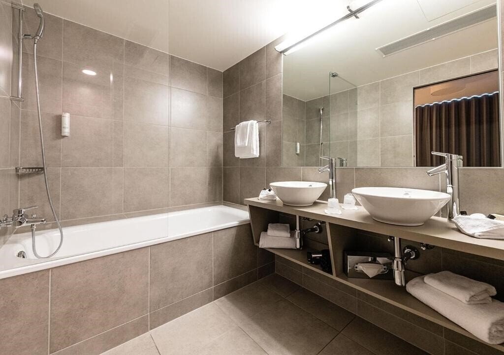 Фотография Lake Geneva Hotel 4*