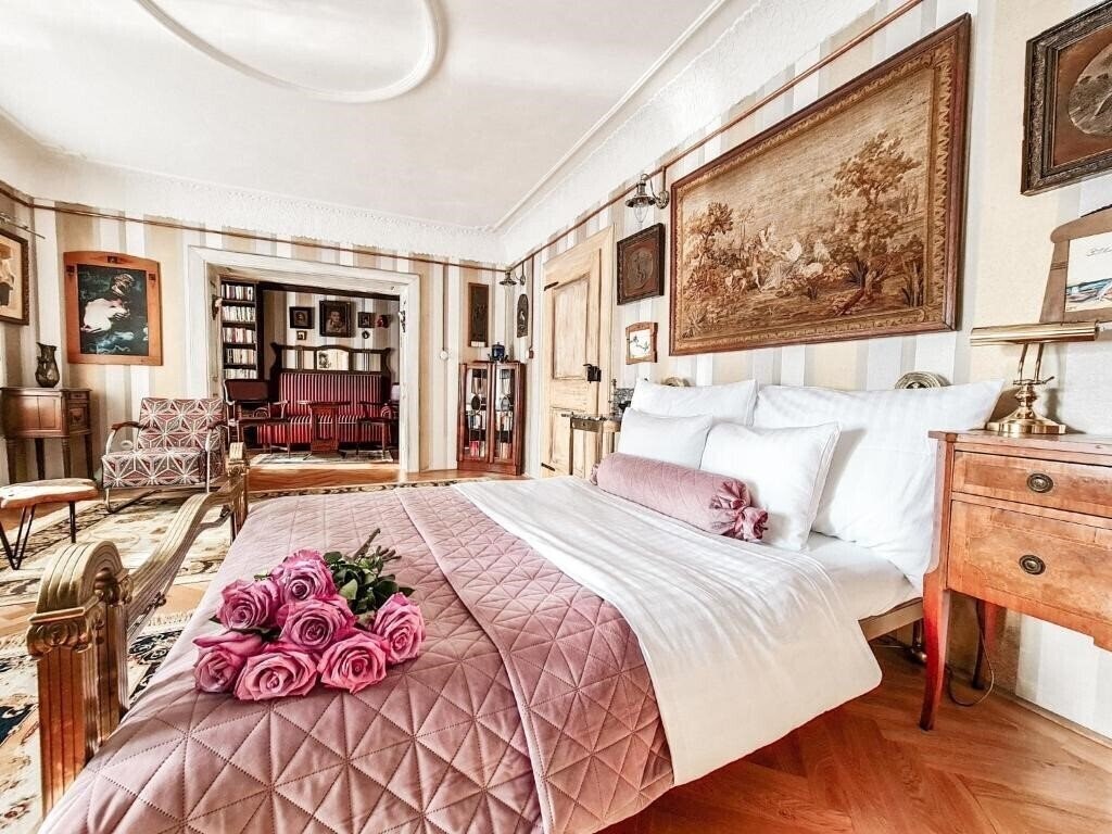 Отель Divna Pani Luxury Gallery Rooms 5*
