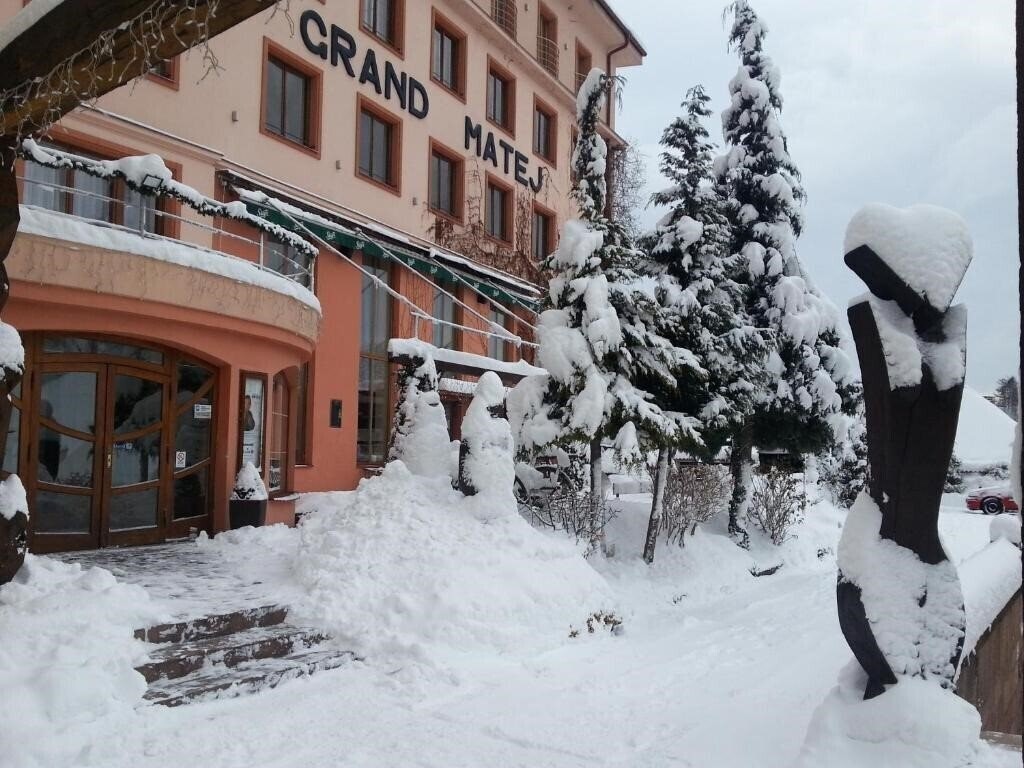 Готель Hotel Grand Matej 4*