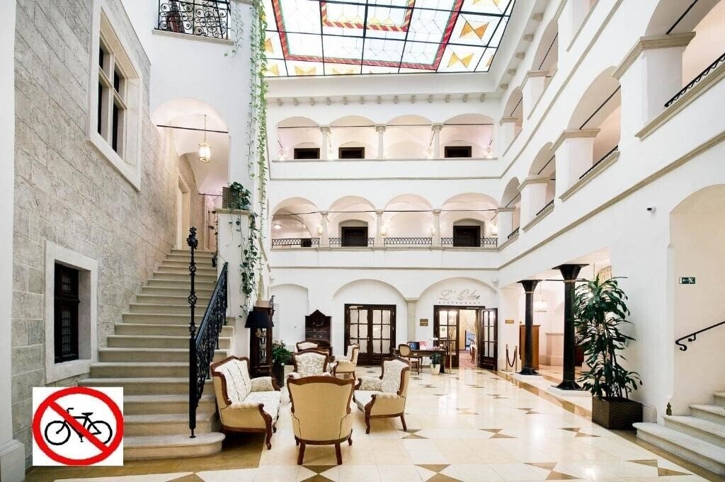 Отель Arcadia 5*