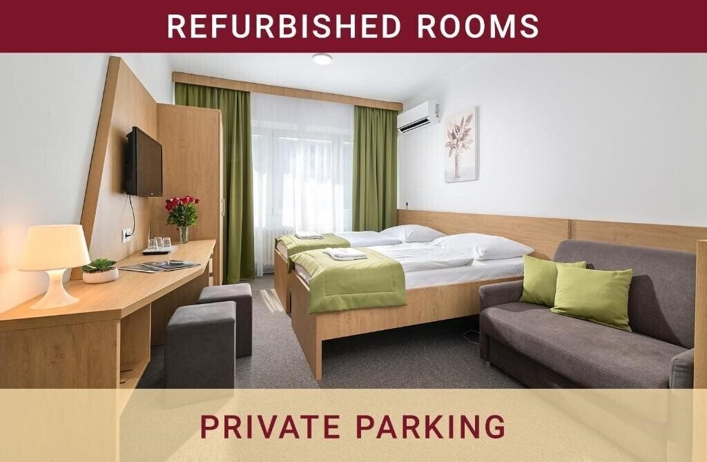 Готель Hotel Plus 2*
