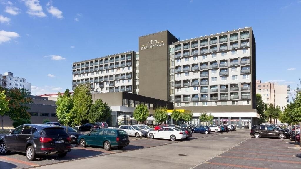 Готель Hotel Bratislava 4*