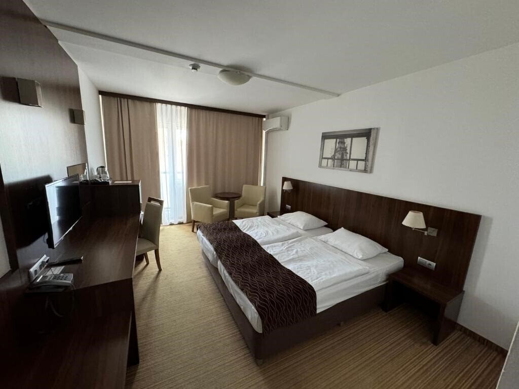 Фото Hotel Bratislava 4*
