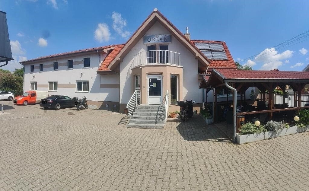 Отель Orlan 2*