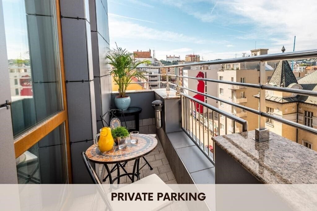 Отель Danubia Gate Hotel 4*