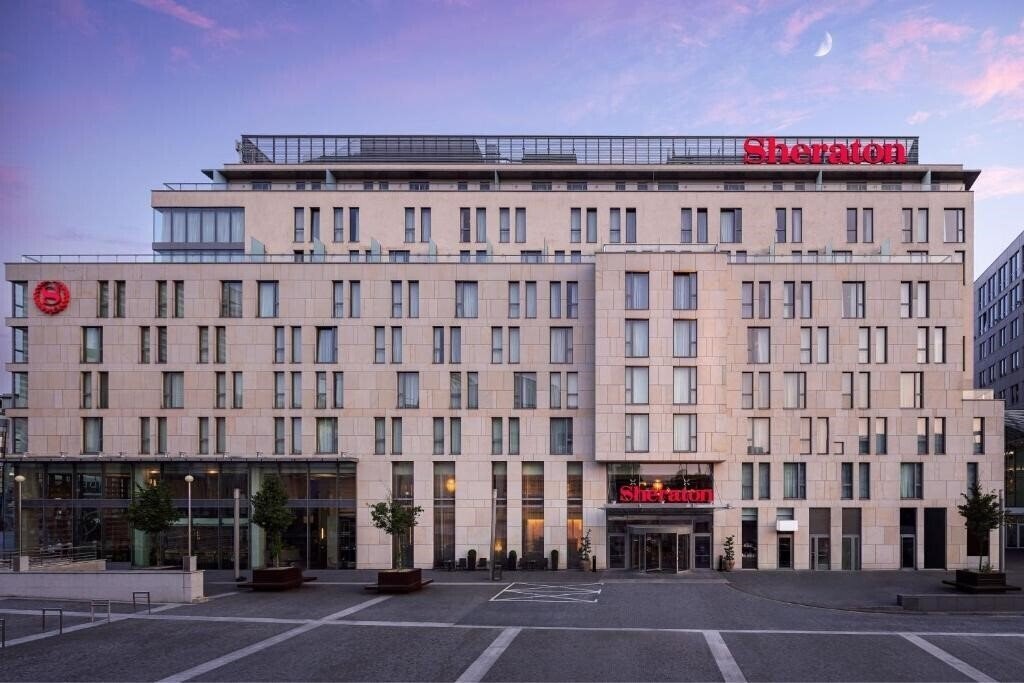 Отель Sheraton Bratrislava 5*