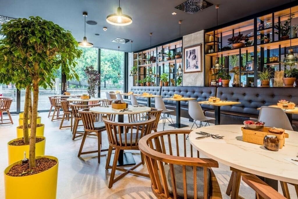 Фото Park Inn by Radisson Danube Bratislava 4*