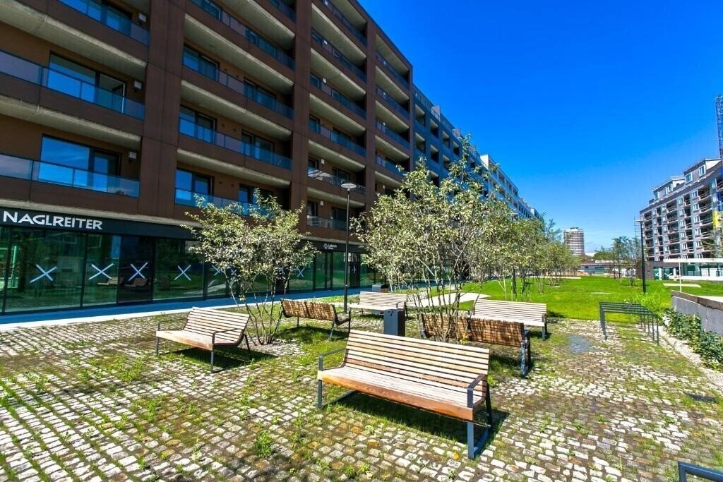 Отель Elegant, Bright Spacious Apartment In Bratislava Center 4*