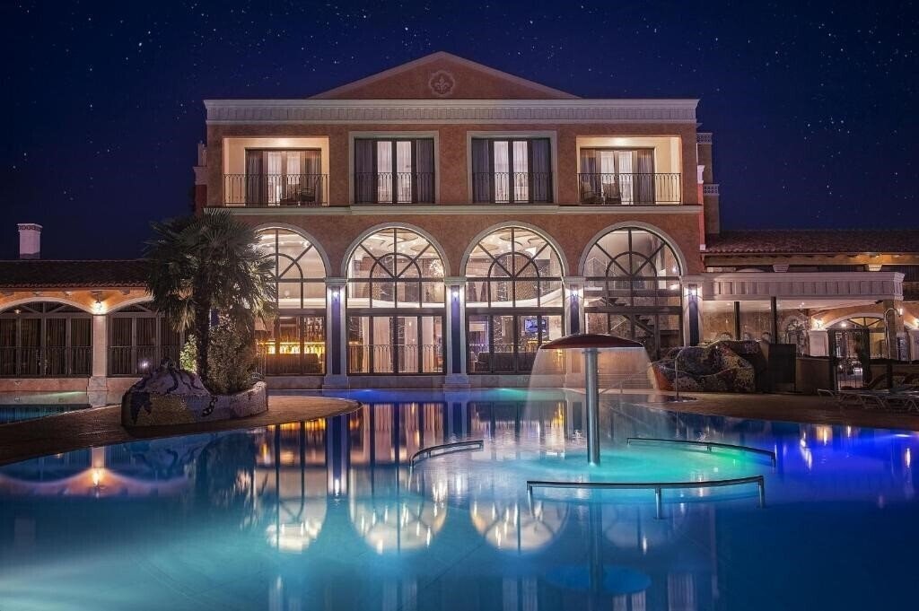Отель Villa Plaza Boutique Hotel (Presov) 4*