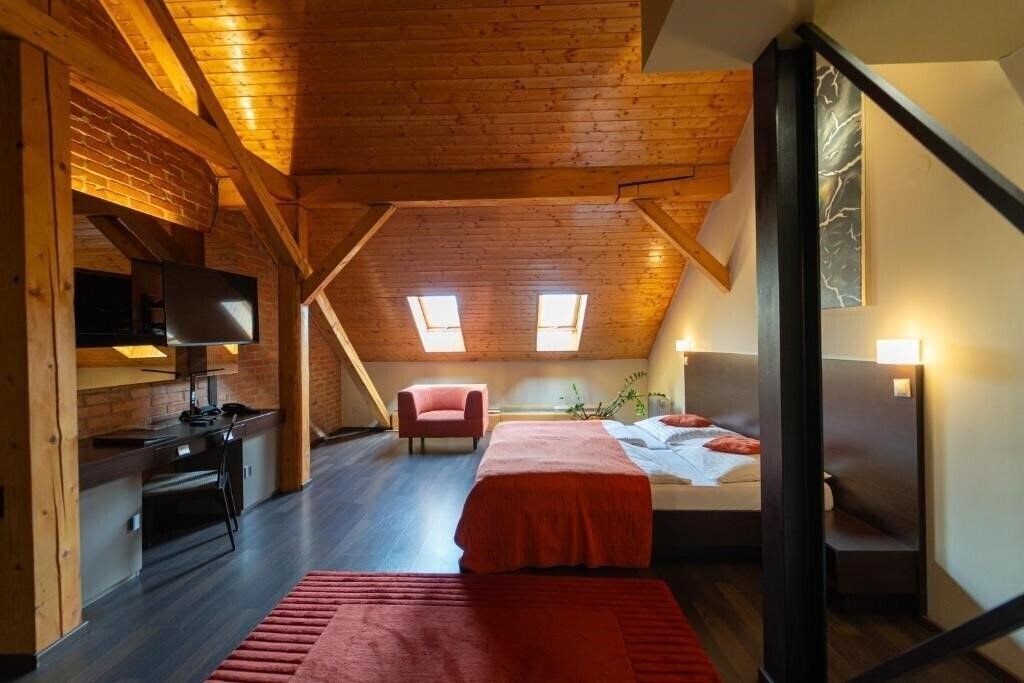 Готель Zlaty Dukat 4*