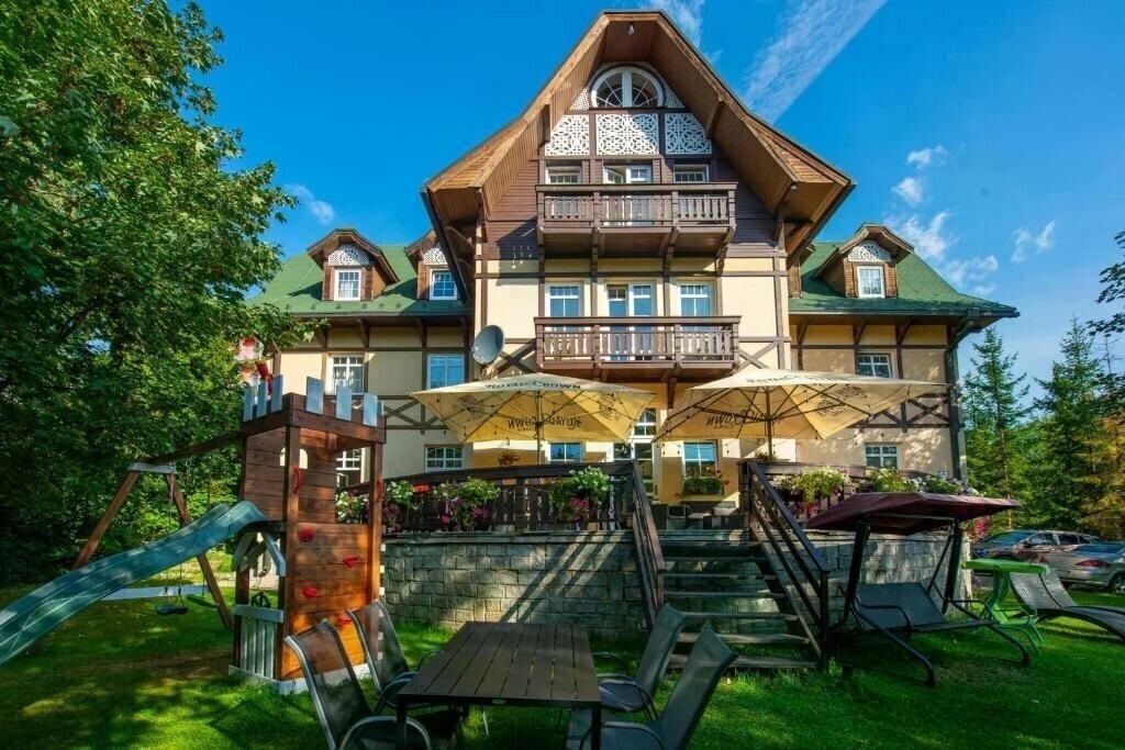 Отель Greenwood Hotel 3*