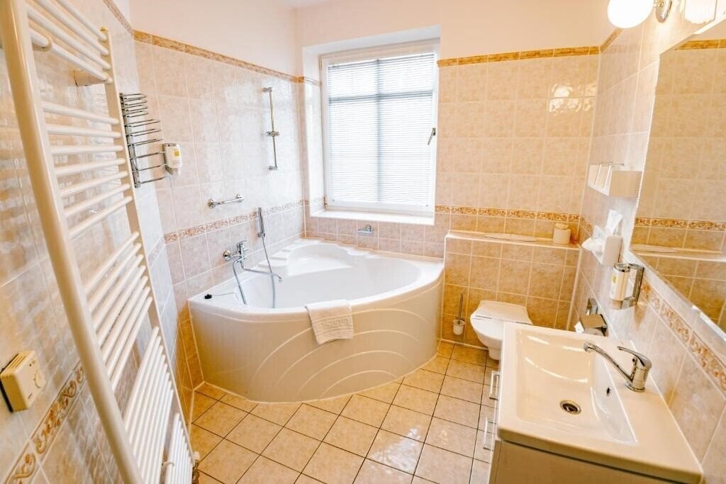Фото Greenwood Hotel 3*