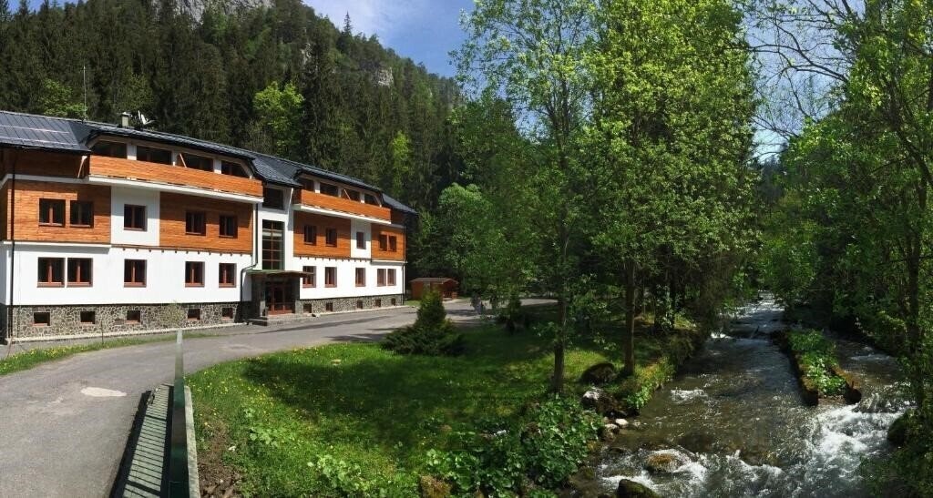 Отель Riverside 3*