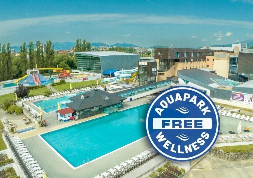 Отель Aquacity Seasons 3*