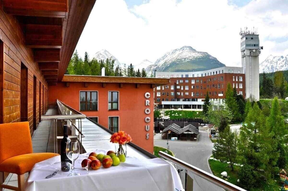 Готель Crocus 4*