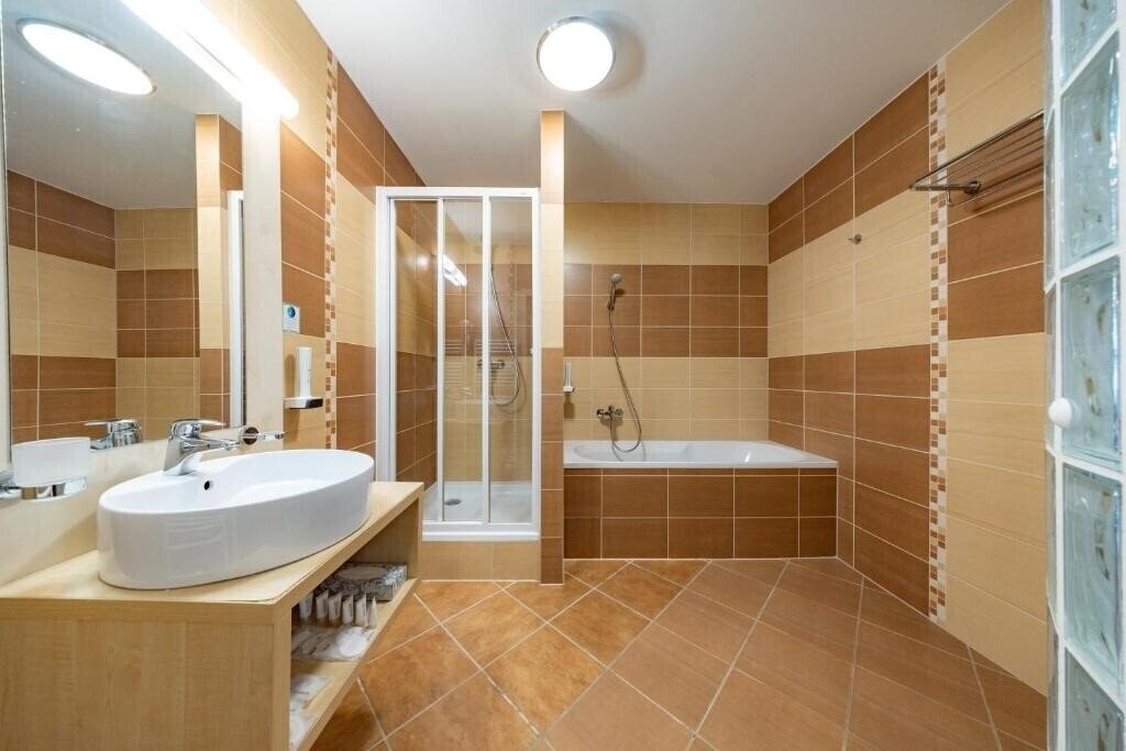 Картинка Crocus 4*