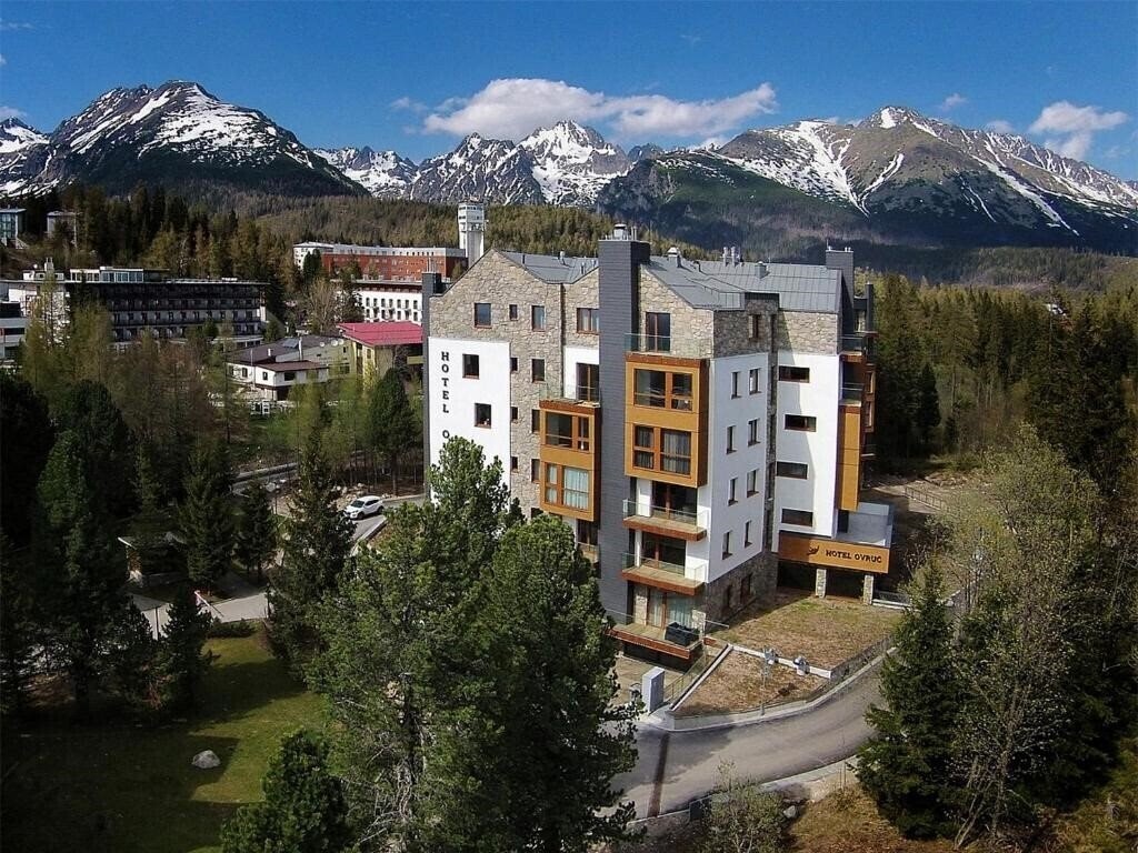 Отель Aplend Hotel Ovruc 4*