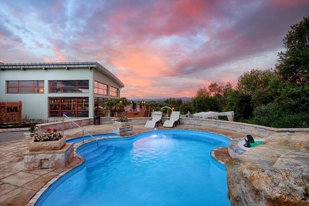 Фото Kaskady Hotel & Spa Resort 4*