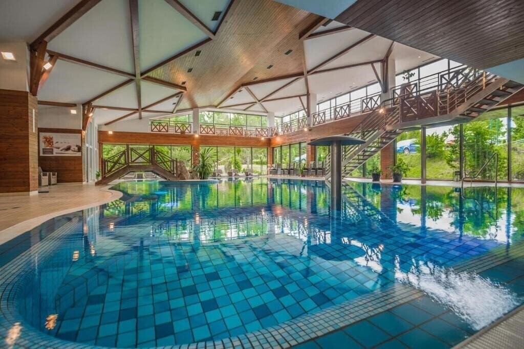 Отель Kontakt Wellness Hotel 4*