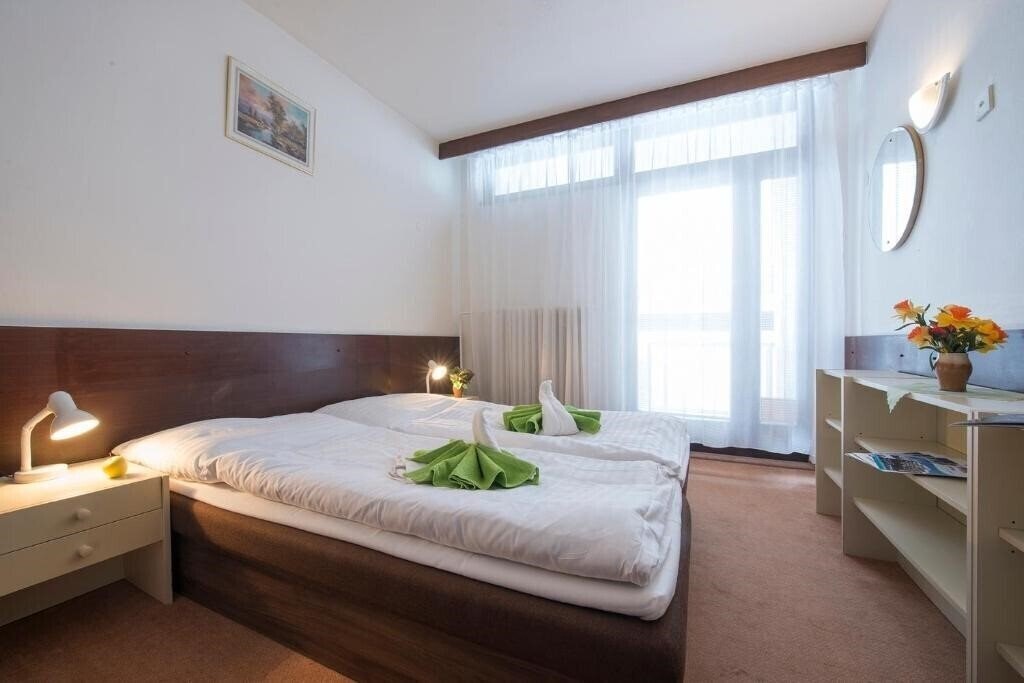 Готель Marmot Sorea Hotel 2*