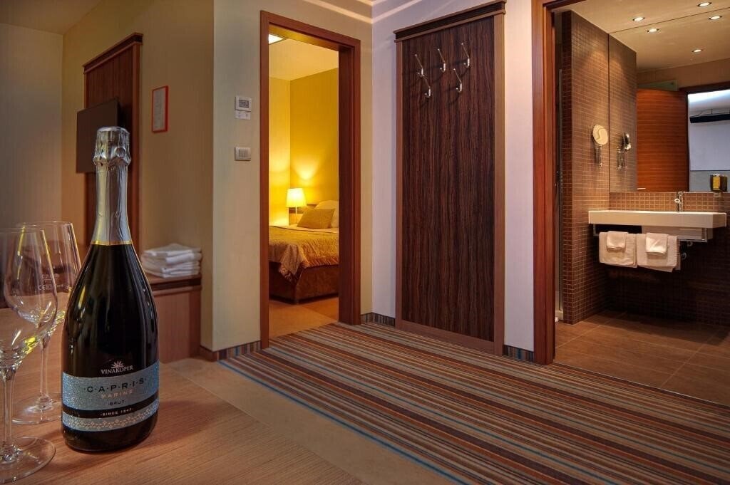 Фотографія Hotel Kras 4*
