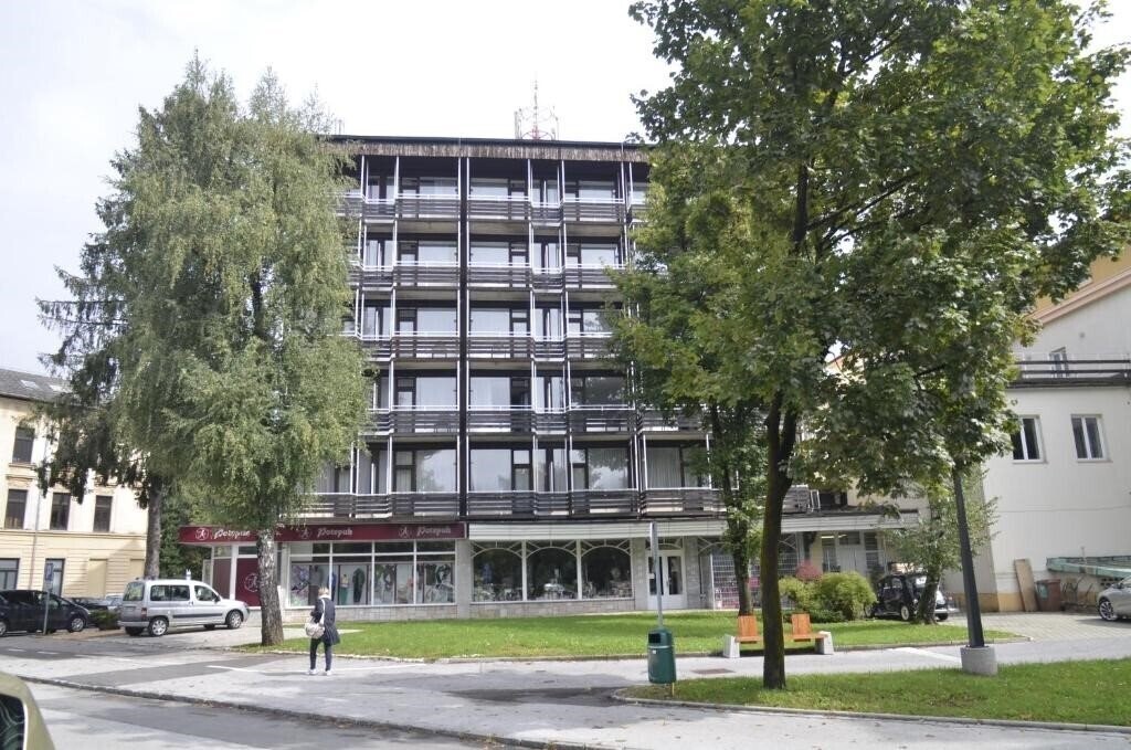 Готель Grajski Dvor 3*